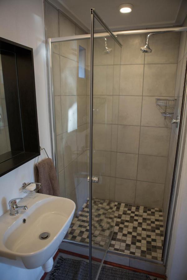 Peaceful 1-Bedroom Flatlet, 10 Min From The Beach Città del Capo Esterno foto