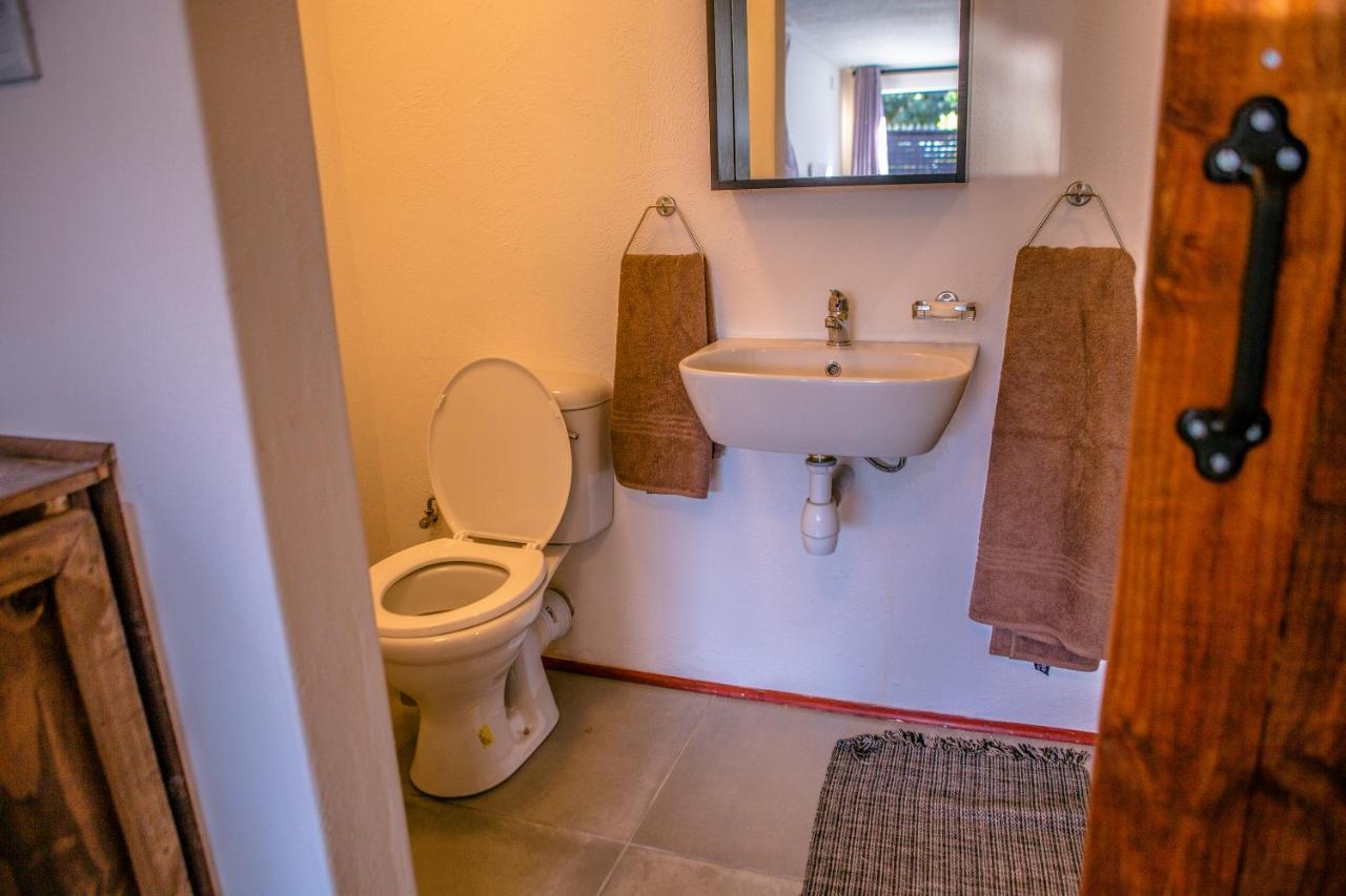 Peaceful 1-Bedroom Flatlet, 10 Min From The Beach Città del Capo Esterno foto
